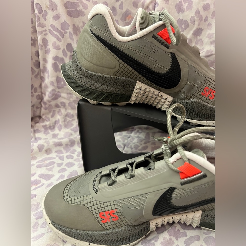 Nike React Sfb Carbon Low Size 7 Women’s Sneaker - image 3